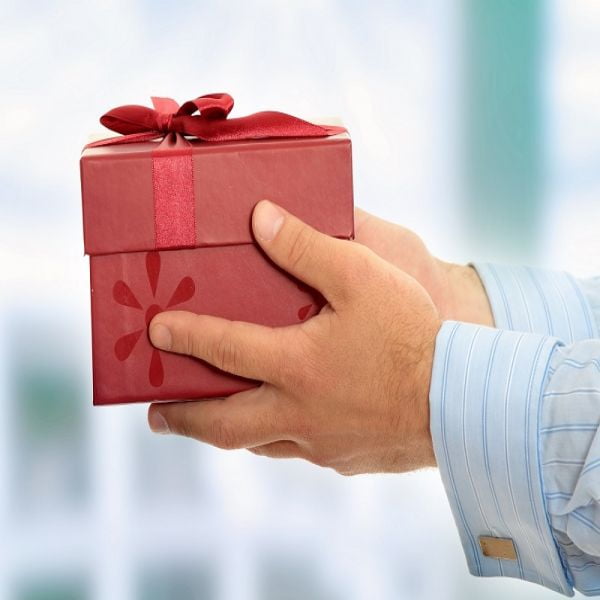Gợi ý cách chọn quà cho đồng nghiệp dịp tết Nhâm Dần