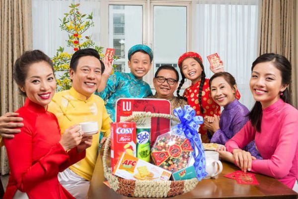 Cách chọn mua quà tết ý nghĩa và sang trọng cho gia đình